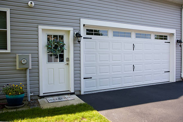 24/7 Emergency Garage Door Panel Replacement experts in Winnebago, MN